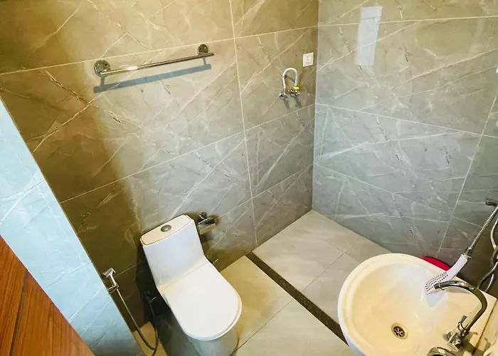 Pashupati Front Hotel 2*