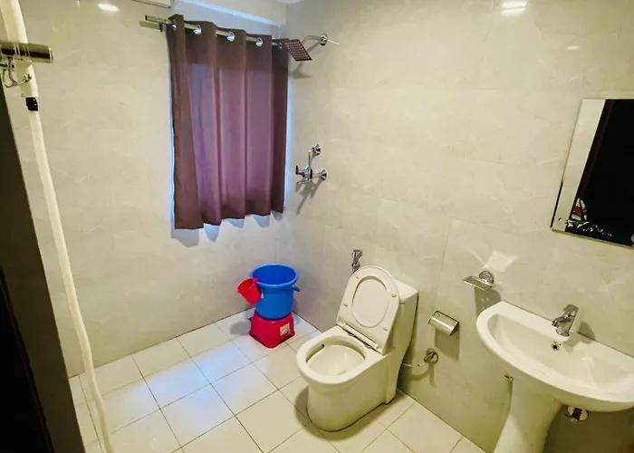 Hotel Pashupati Front 2*